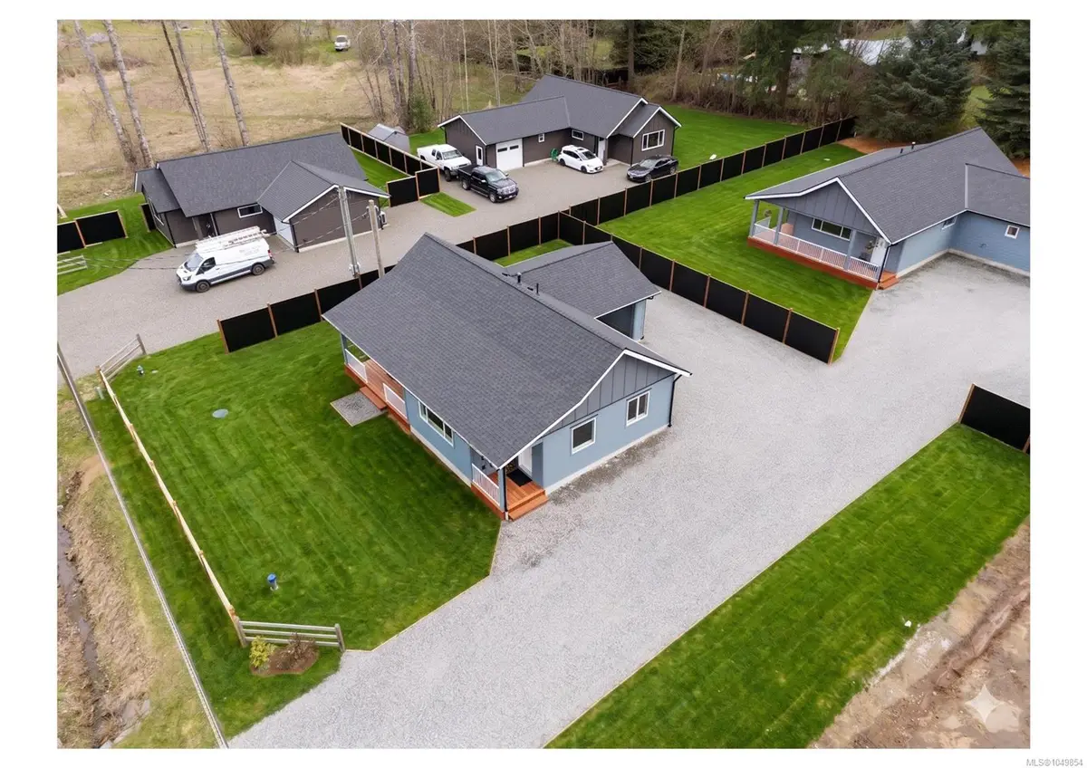 1963 Wilfred Rd, Black Creek BC V9J 1J8