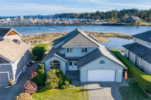 1777 Admiral Tryon Blvd, Parksville BC V9P 2V2 - 3 bed, 3.0 bath in Parksville