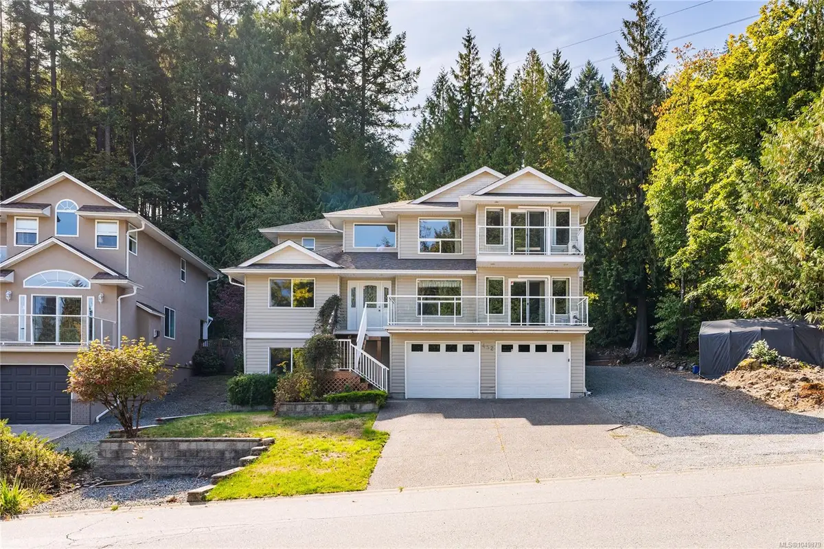 452 Thetis Dr, Ladysmith BC V9G 1V9