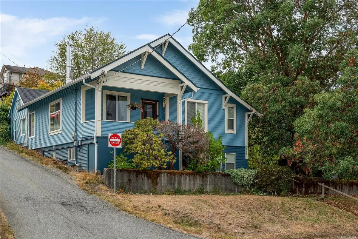 428 2nd Ave, Ladysmith BC V9G 1B8