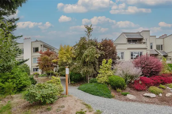 #306 - 2250 Manor Pl #306, Comox BC V9M 1C5 - 2 bed, 2 bath property for sale in Comox