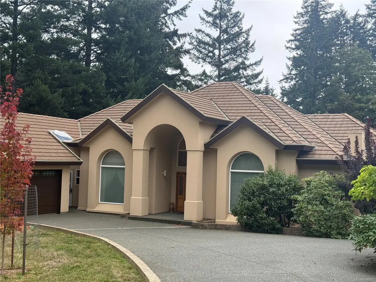 1292 Hudson Rd, Comox BC V9M 4A1