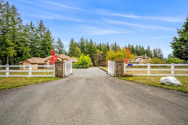 1292 Hudson Rd, Comox BC V9M 4A1 - 3 bed, 3 bath property for sale in Comox
