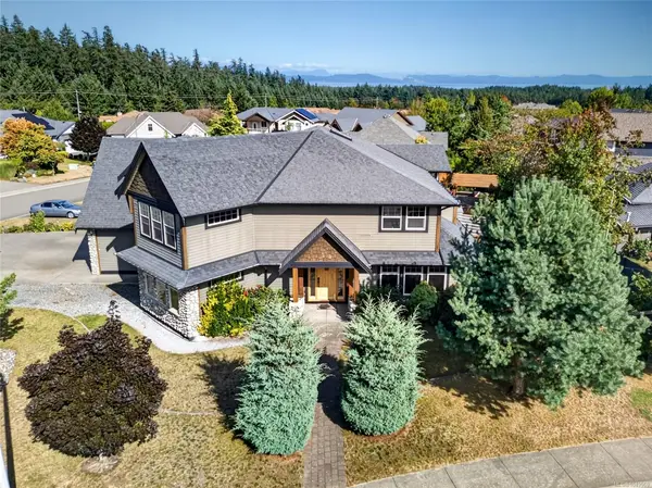 1321 Clear View Pl, Comox BC V9M 3R3 - 6 bed, 4 bath property for sale in Comox