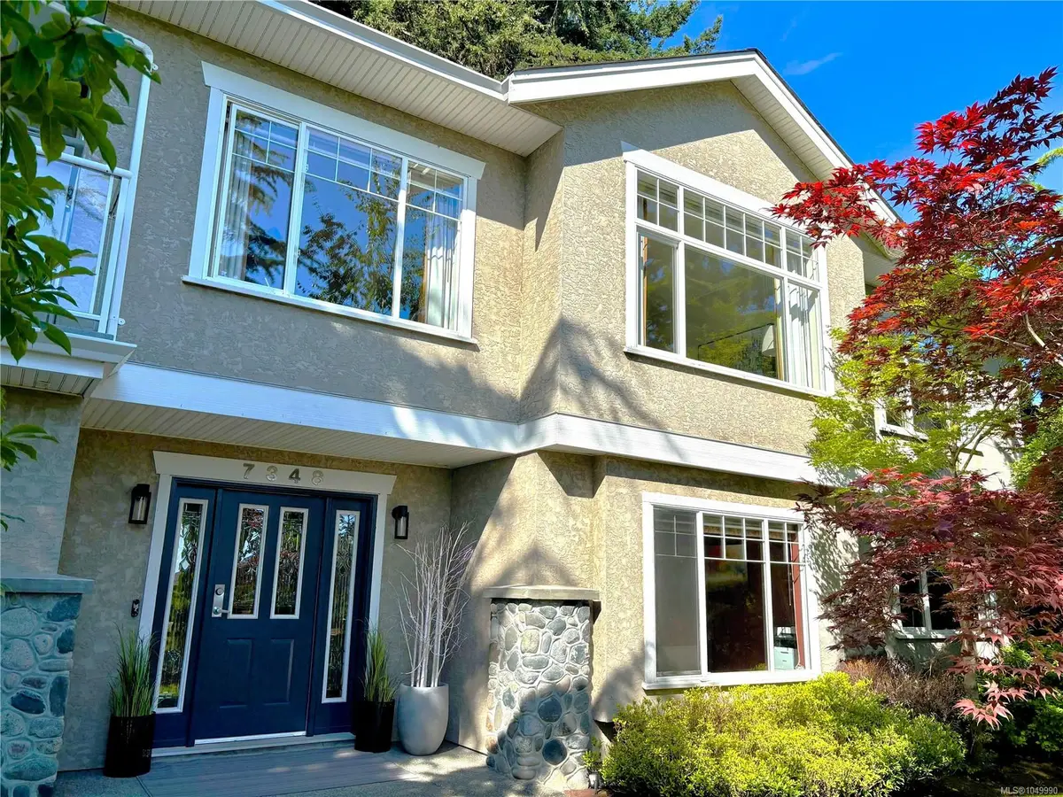 7348 Ridgedown Crt, Central Saanich BC V8M 2H7