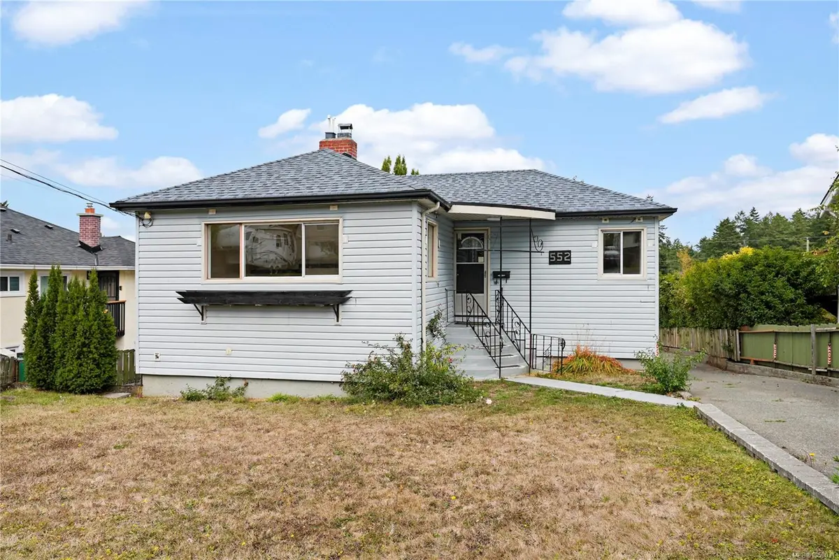 552 Davida Ave, Saanich BC V9A 2C7