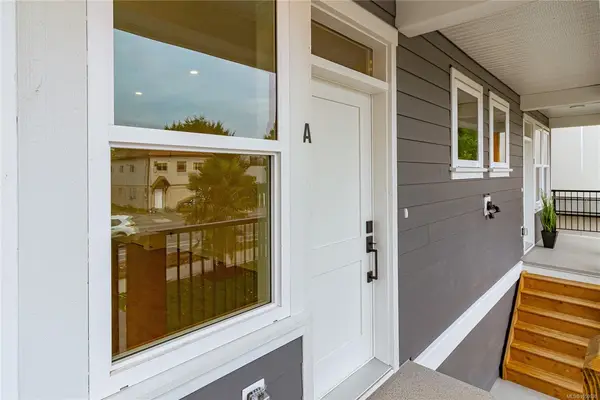 #A - 2235 Shelbourne St #A, Victoria BC V8R 4L2 - 3 bed, 3 bath property for sale in Victoria