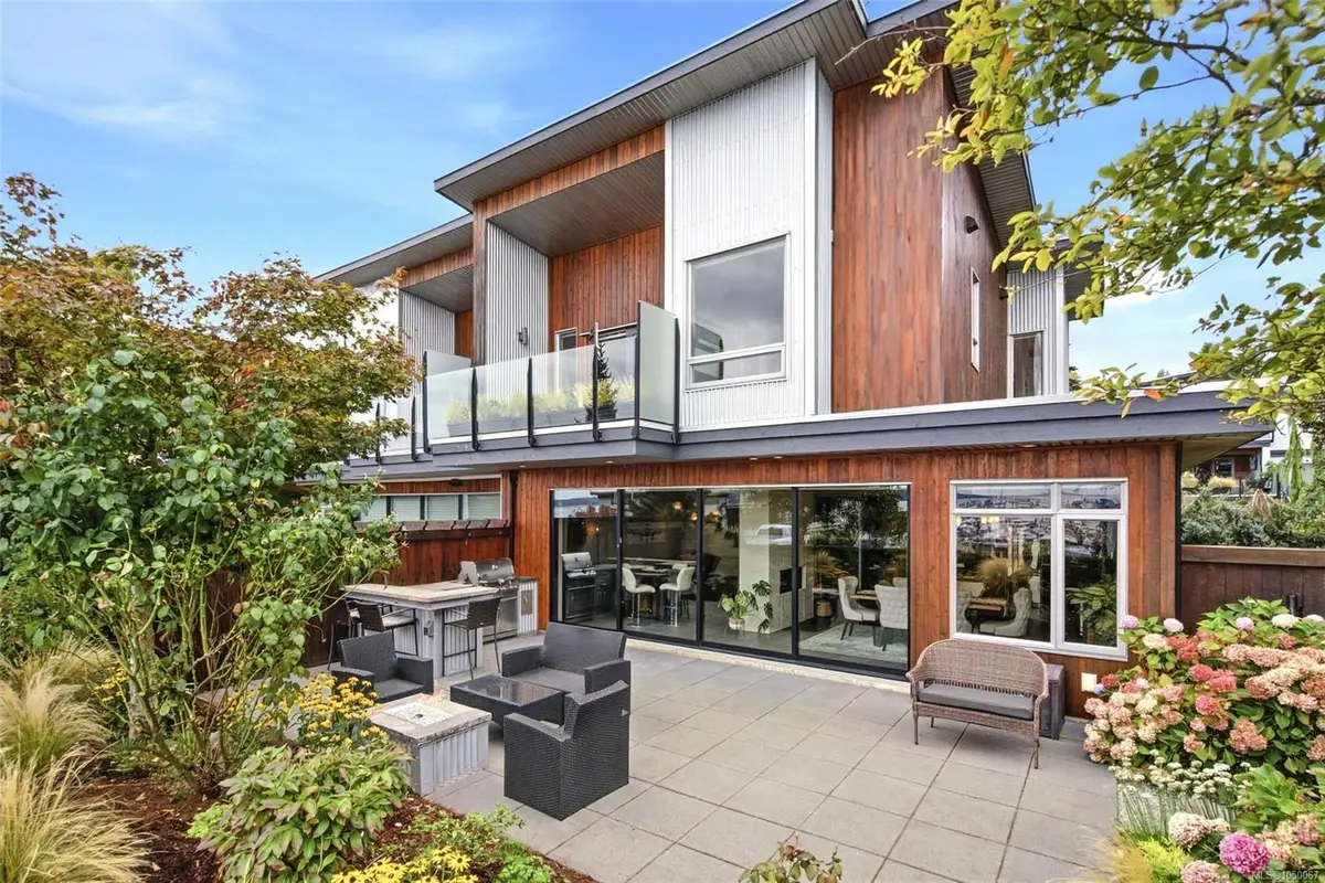 #111 - 744 Handy Rd #111, Mill Bay BC V0R 2P1