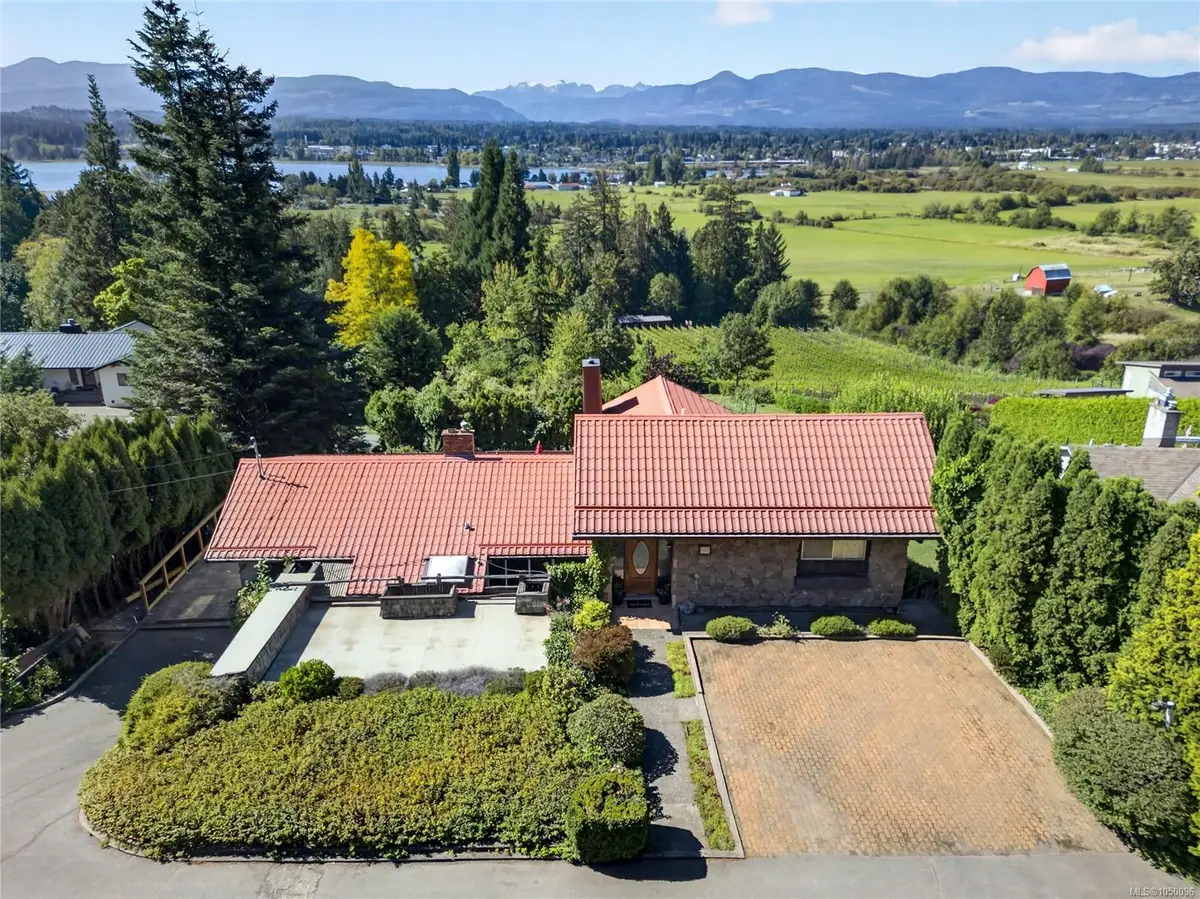 2911 Back Rd, Courtenay BC V9N 9G9