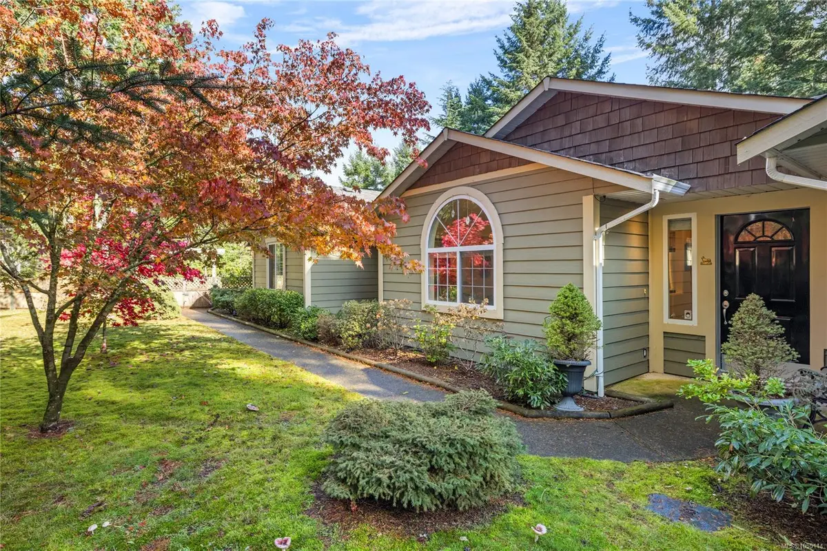 1357 Meadowood Way, Qualicum Beach BC V9K 2S4