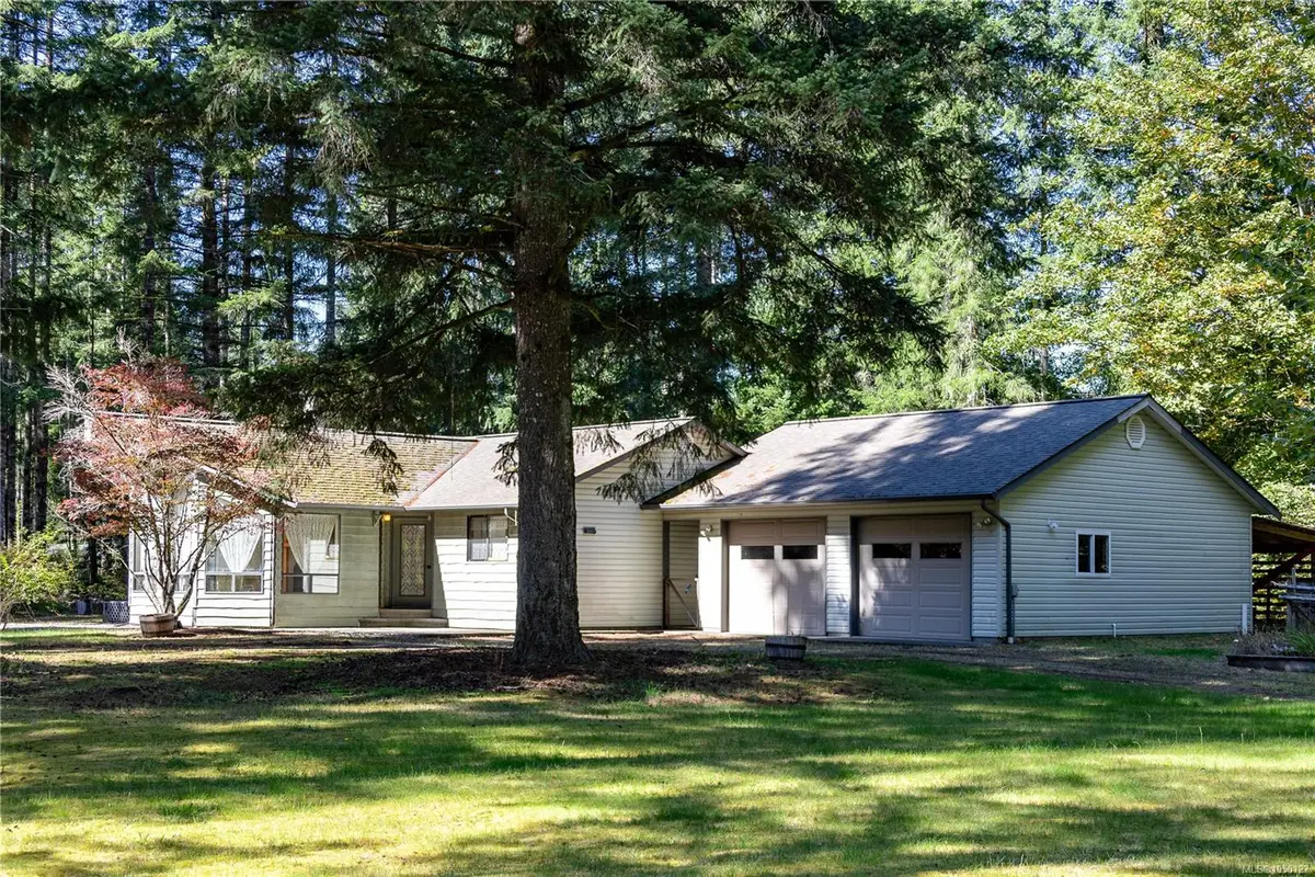 9498 Doyle Rd, Black Creek BC V9J 1E7
