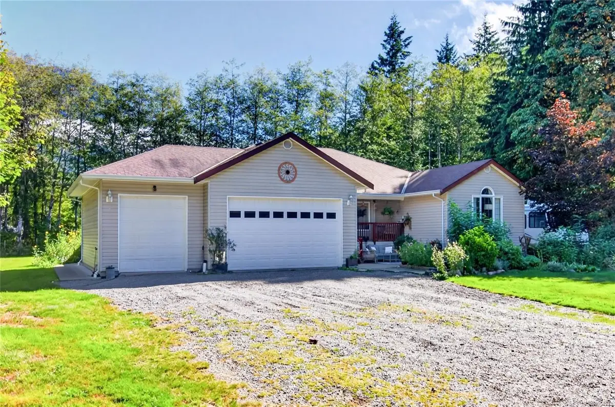 429 Howes Rd, Sayward BC V0P 1R0