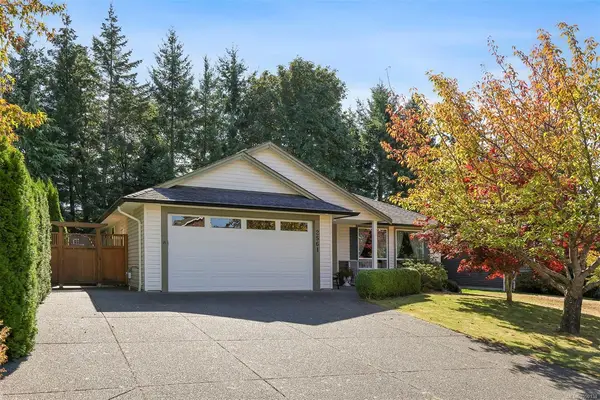 2561 Hebrides Cres, Courtenay BC V9N 3Z7 - 3 bed, 2 bath property for sale in Courtenay