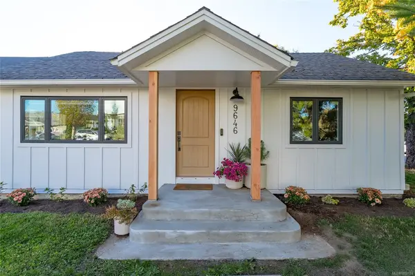 9646 Fifth St, Sidney BC V8L 2W6 - 2 bed, 2 bath property for sale in Sidney