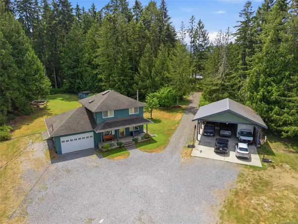 1755 Whibley Rd, Errington BC V0R 1M0 - 3 bed, 3.0 bath in Errington