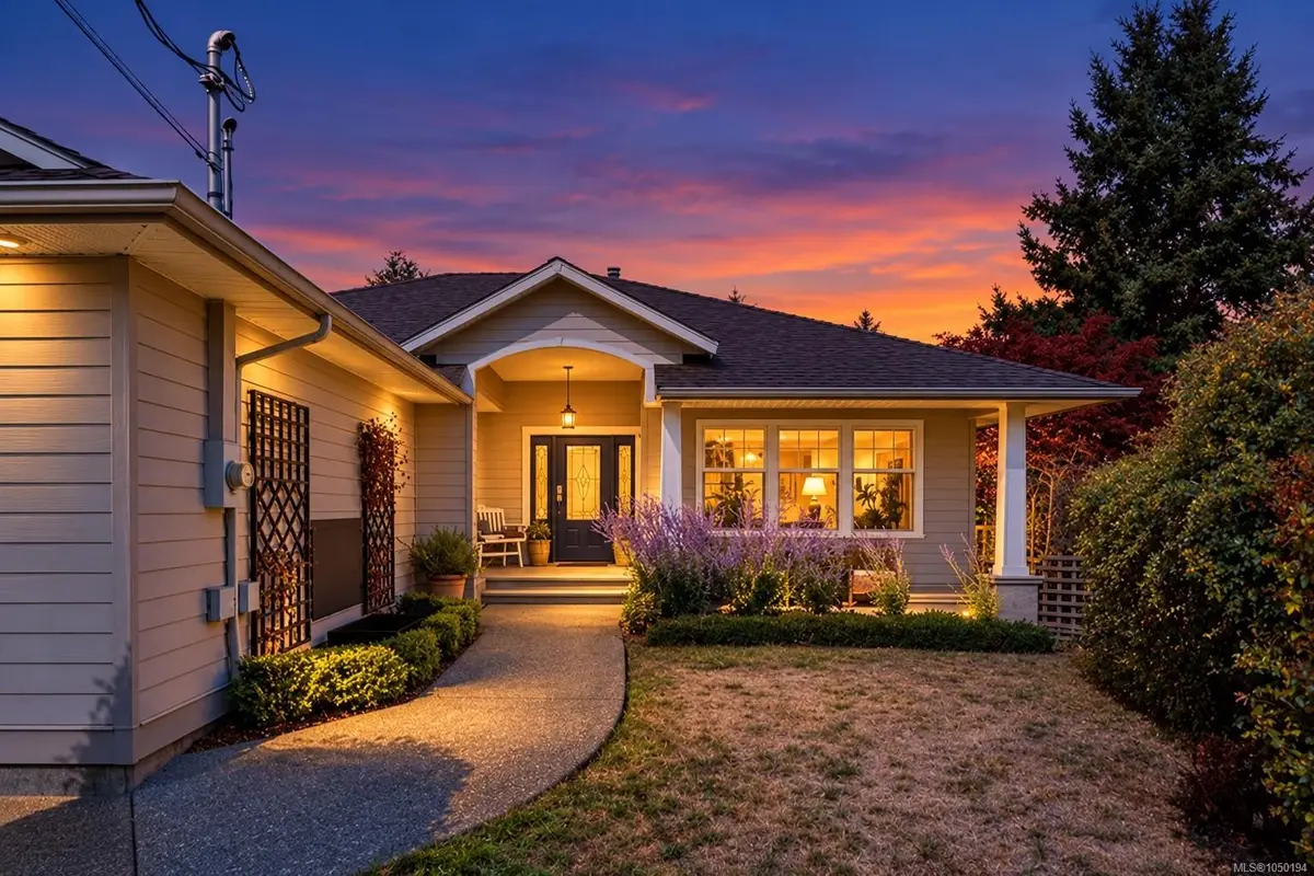 8102 Spinnaker Pl, Crofton BC V0R 1R0