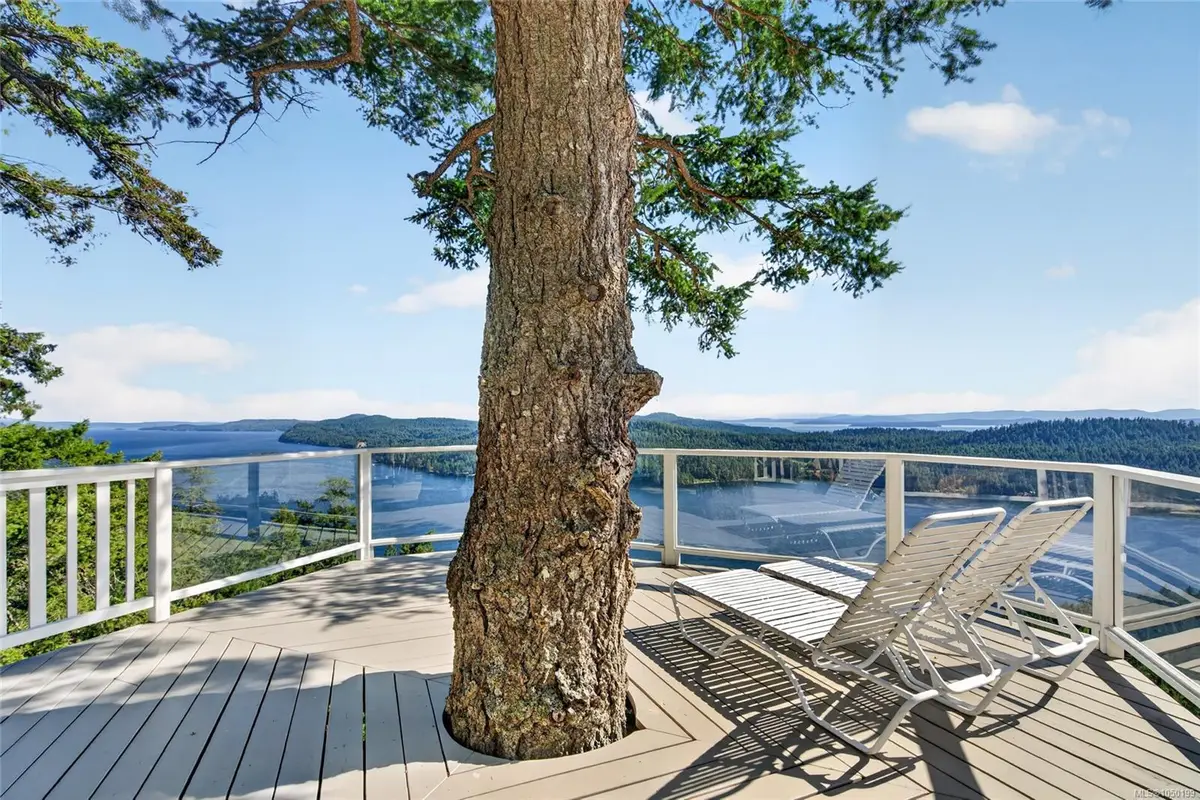 455 Heck Hill Rd, Mayne Island BC V0N 2J2