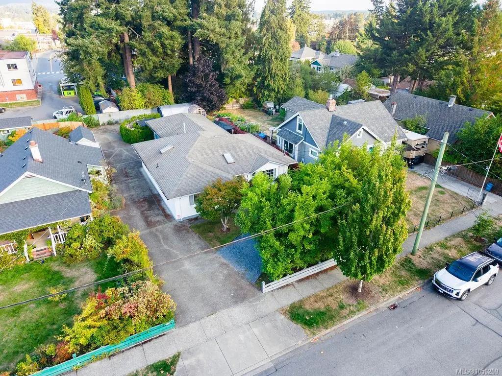 950 McDonald St, Duncan BC V9L 1Z1