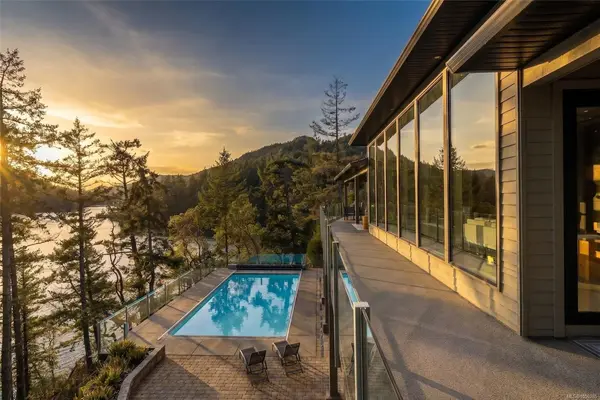 1081 Aspen Rd, Malahat BC V0R 2L0 - 5 bed, 6.0 bath in Malahat