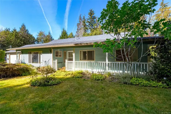 1205 Corcan Rd, Qualicum Beach BC V9K 2R6 - 3 bed, 2 bath property for sale in Qualicum Beach