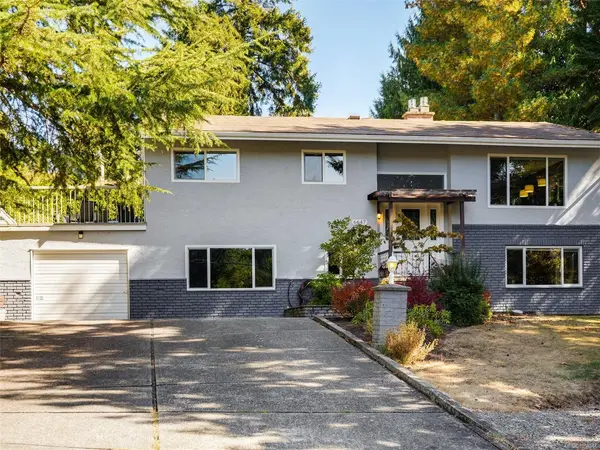 6647 Trudeau Terr, Central Saanich BC V8M 1A3 - 4 bed, 2 bath property for sale in Central Saanich
