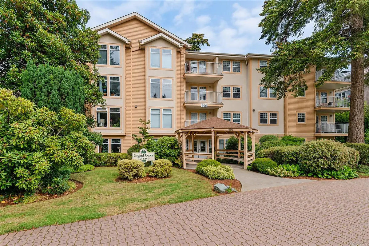 #105 - 606 Goldstream Ave #105, Langford BC V9B 2W8