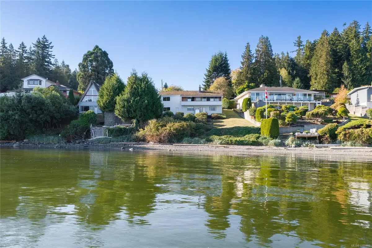 3809 Gardner Rd W, Saltair BC V9G 1Z5