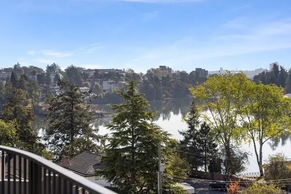 #505 - 1075 Tillicum Rd #505, Esquimalt BC V9A 2A4 - 2 bed, 2 bath property for sale in Esquimalt