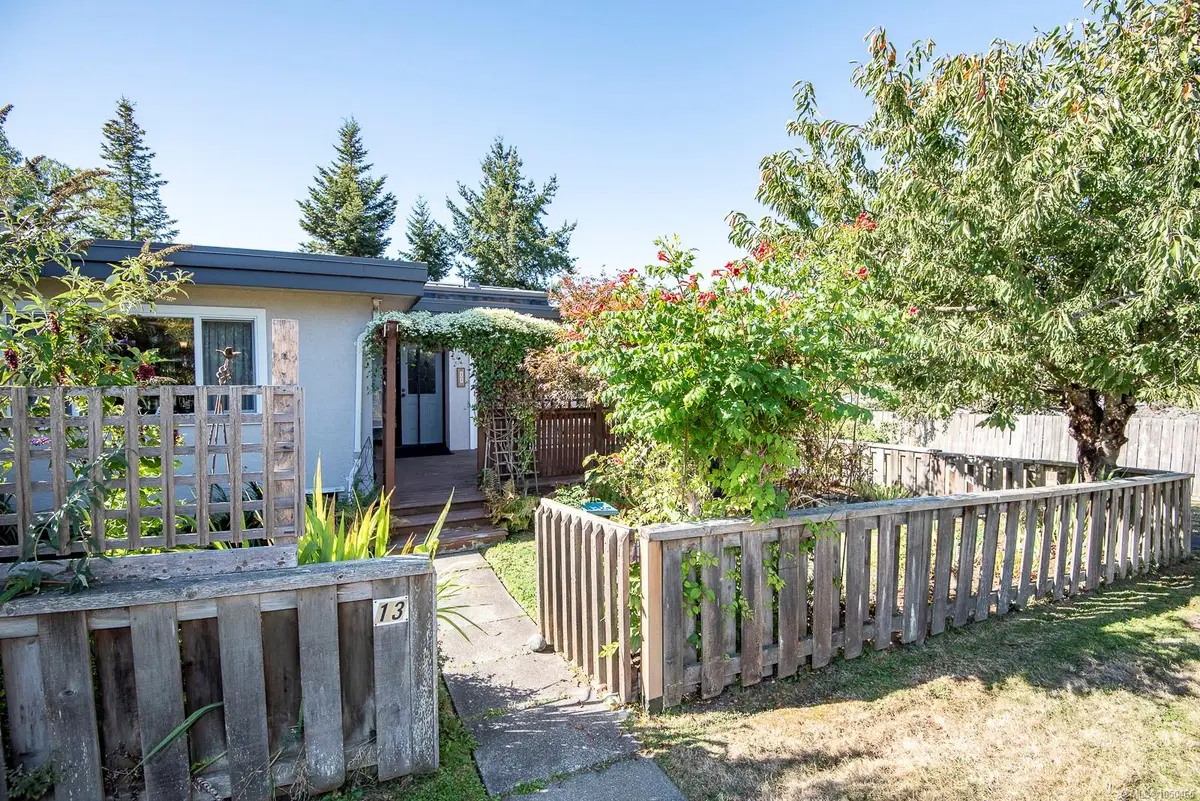 #13 - 3060 Harriet Rd #13, Saanich BC V9A 1T5
