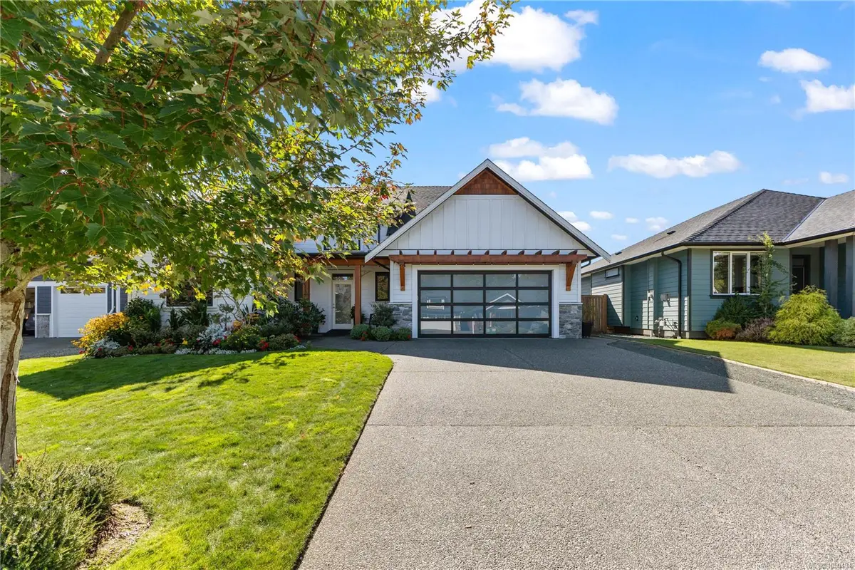 711 Salal St, Campbell River BC V9H 0E6
