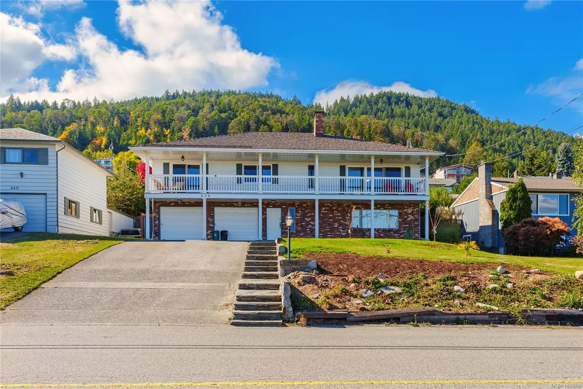 438 Davis Rd, Ladysmith BC V9G 1V5