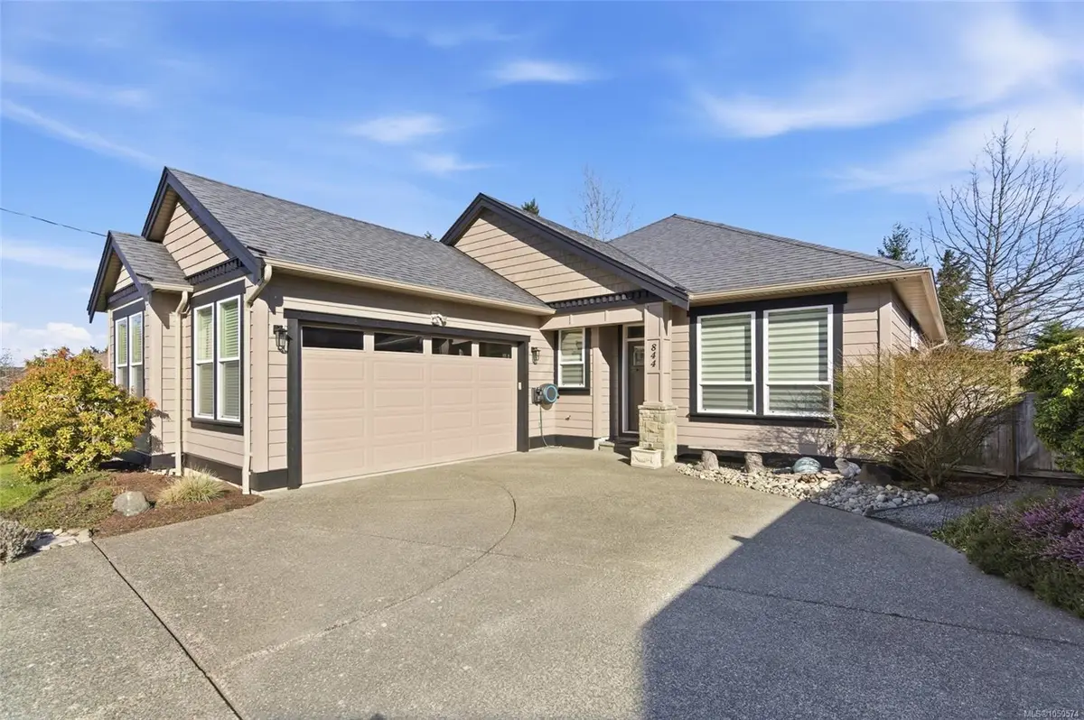 844 Mulholland Dr, French Creek BC V9P 1Z5