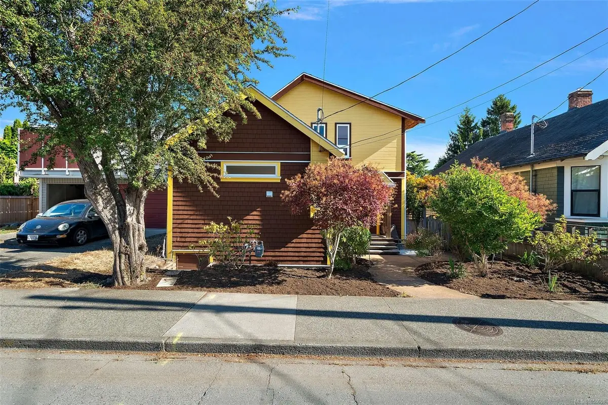 149 St. Lawrence St, Victoria BC V8V 1X9