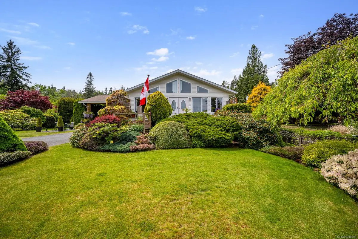 5989 Garvin Rd, Union Bay BC V0R 3B0