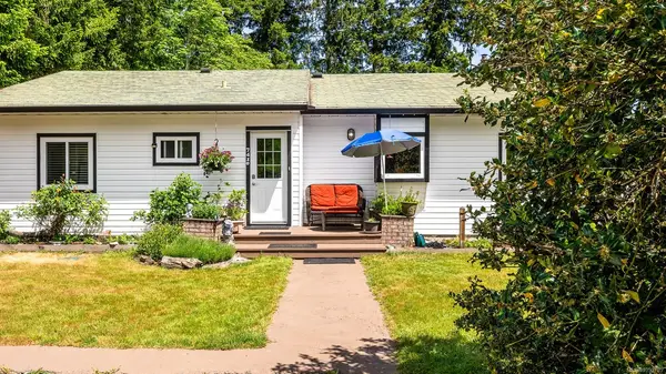 7410 Yake Rd, Fanny Bay BC V0R 1W0 - 2 bed, 2 bath property for sale in Fanny Bay