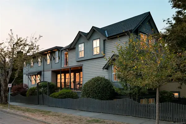 1150 Oxford St, Victoria BC V8V 2V3 - 4 bed, 4 bath property for sale in Victoria