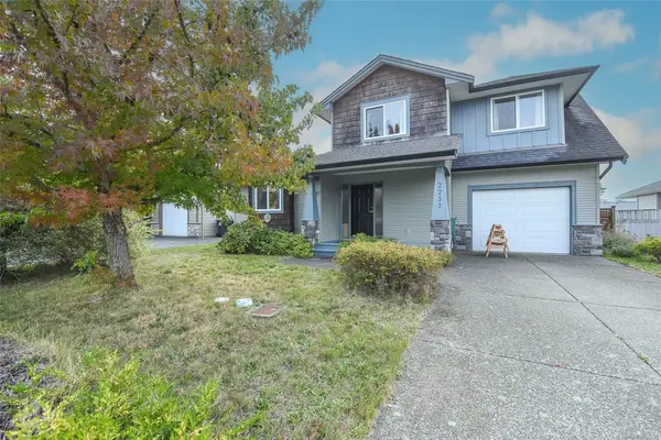 2237 Neptune Way, Comox BC V9M 4E8 - 3 bed, 2 bath property for sale in Comox