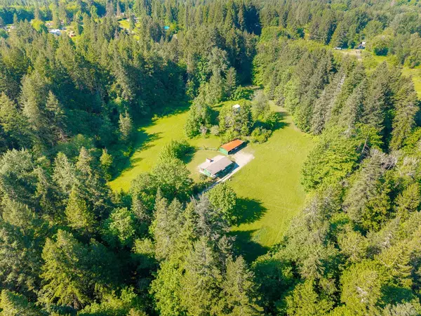 3541 Casey Rd, Duncan BC V9L 1N9 - 5 bed, 3 bath property for sale in Duncan
