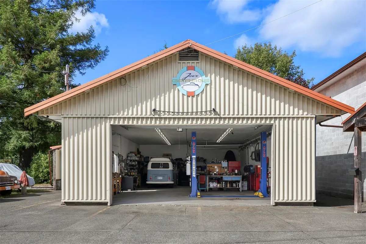 4660 Western Rd, Courtenay BC V9N 3T2