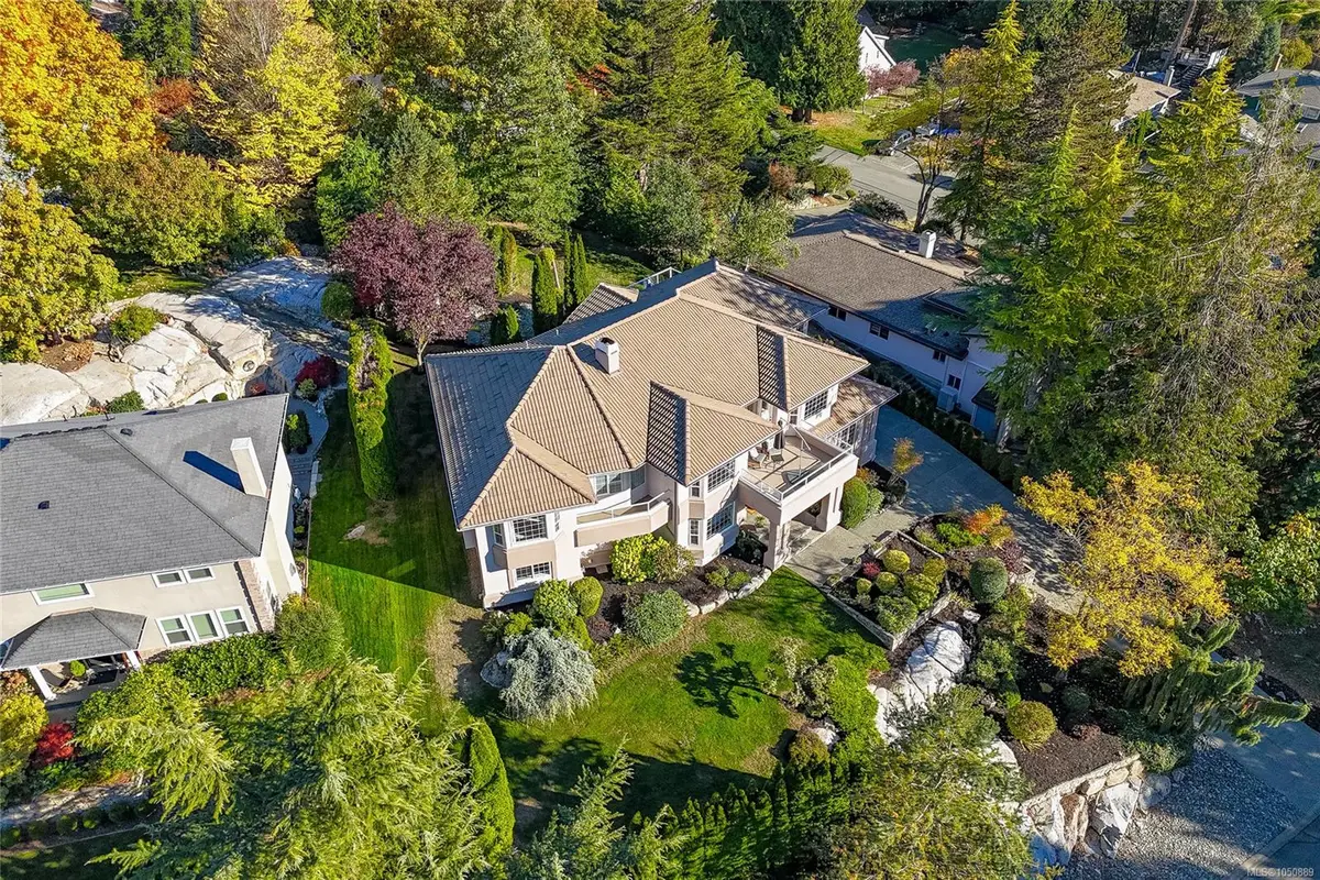8593 Kingcome Cres, North Saanich BC V8L 5C4