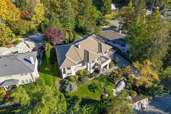 8593 Kingcome Cres, North Saanich BC V8L 5C4 - 5 bed, 6.0 bath in North Saanich