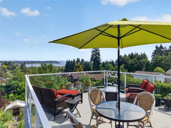 3798 Laurel Dr, Royston BC V0R 2V0 - 3 bed, 2.0 bath in Royston