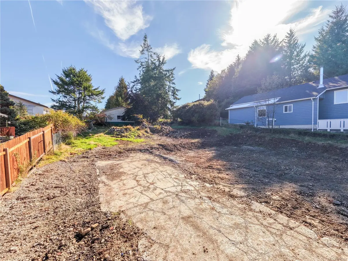 224 Alder St, Ucluelet BC V0R 3A0