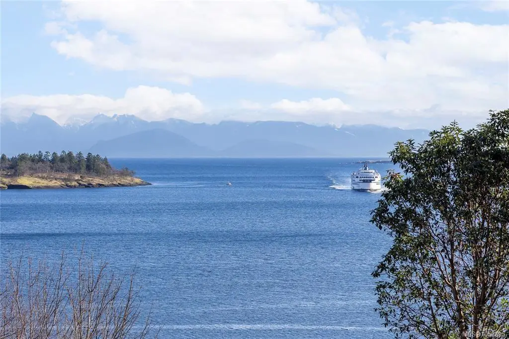#303 - 2560 Departure Bay Rd #303, Nanaimo BC V9S 5P1