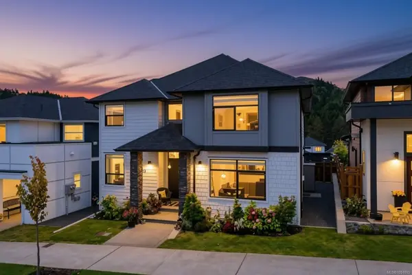 2923 Constellation Ave, Langford BC V9B 6Z7 - 5 bed, 4 bath property for sale in Langford