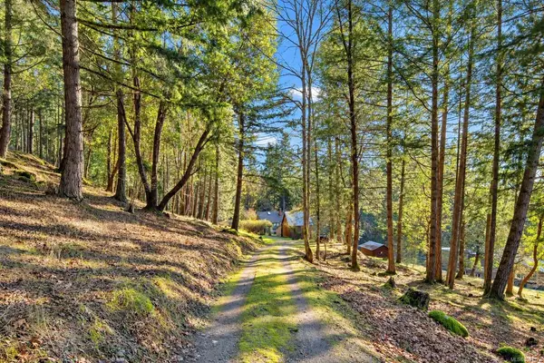 1183 Hillgrove Rd, North Saanich BC V8L 5R8 - 2 bed, 1 bath property for sale in North Saanich