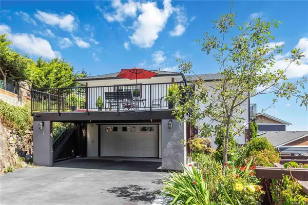 3403 Karger Terr, Colwood BC V9C 3K4 - 7 bed, 8 bath in Colwood