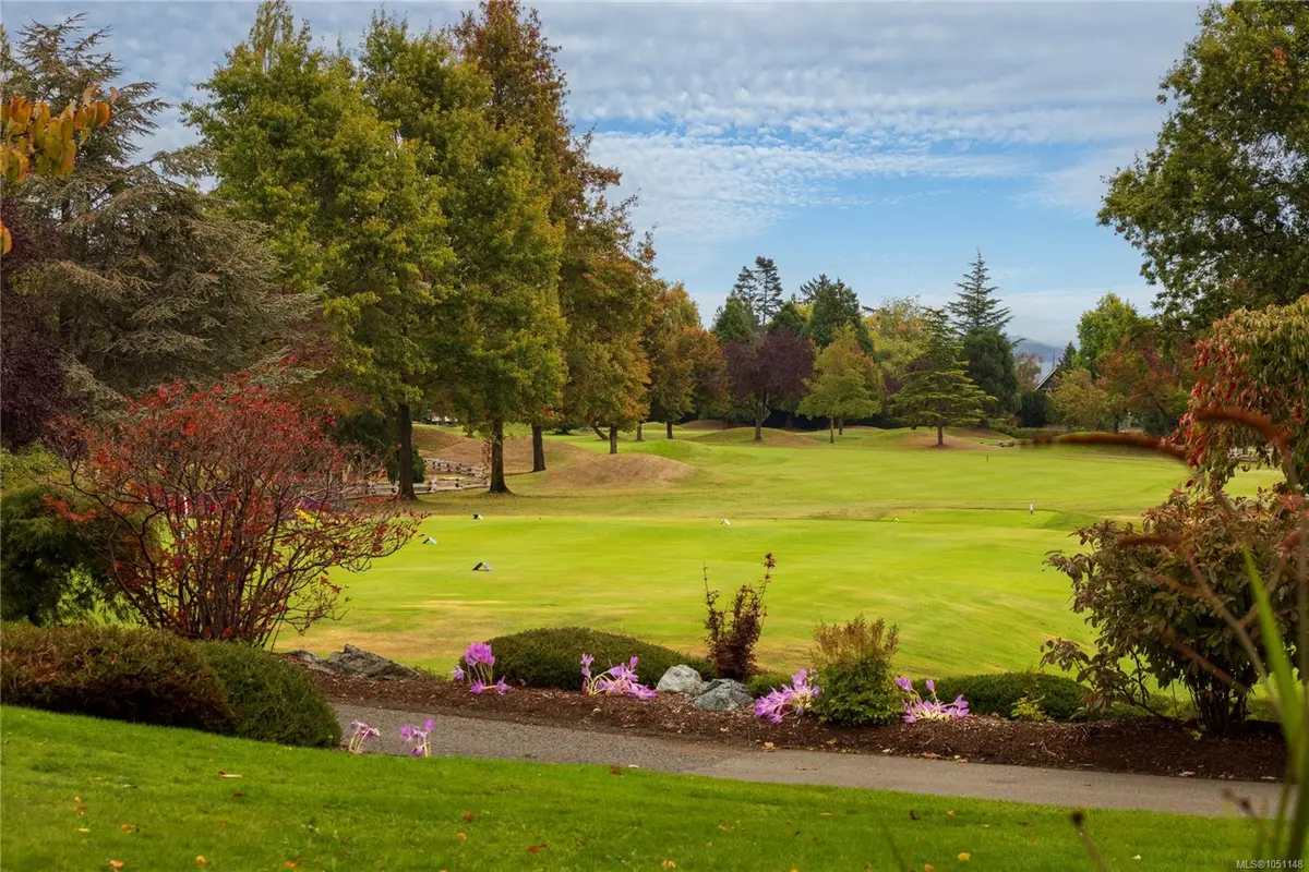 #106 - 5329 Cordova Bay Rd #106, Saanich BC V8Y 2L3