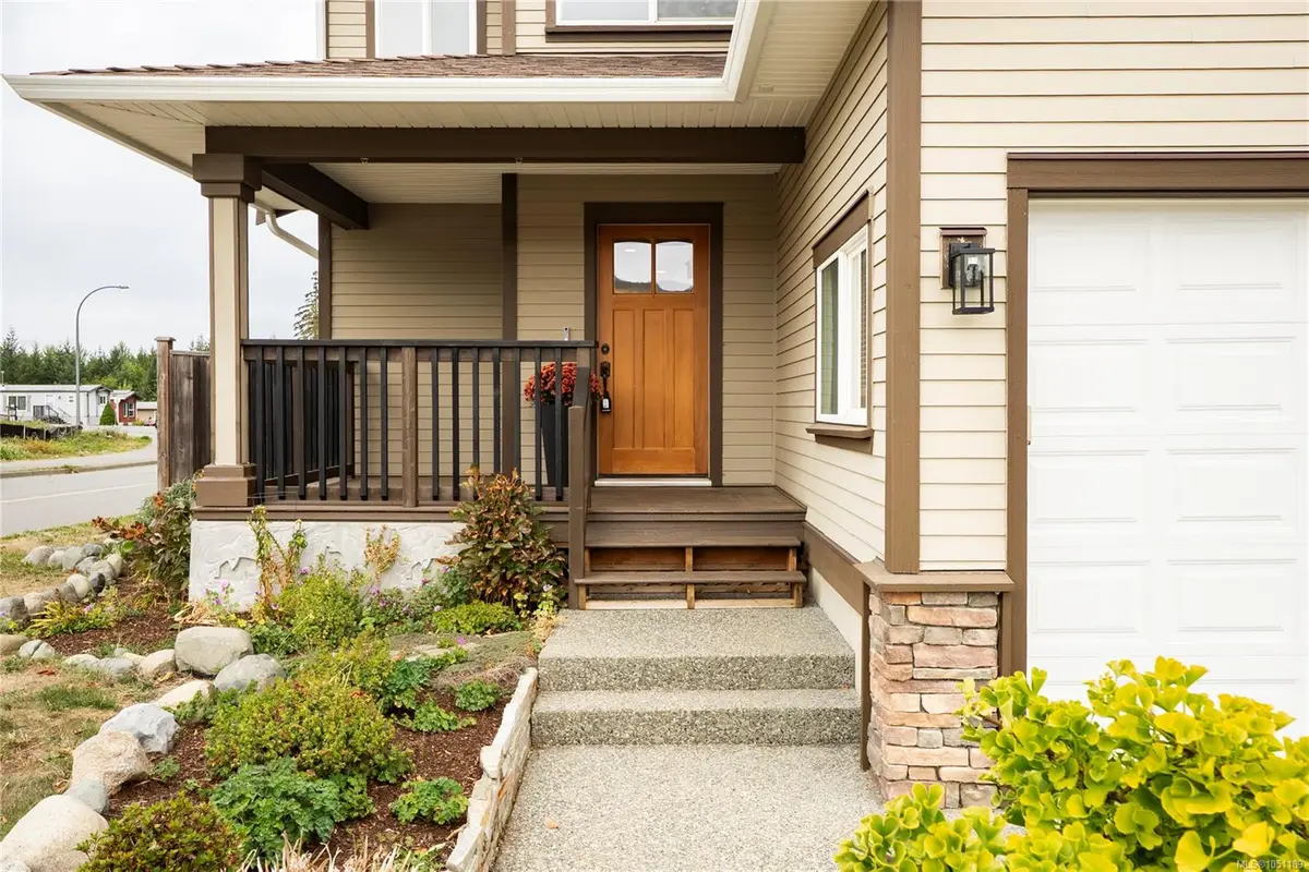 729 Parks Pl, Ladysmith BC V9G 0A9