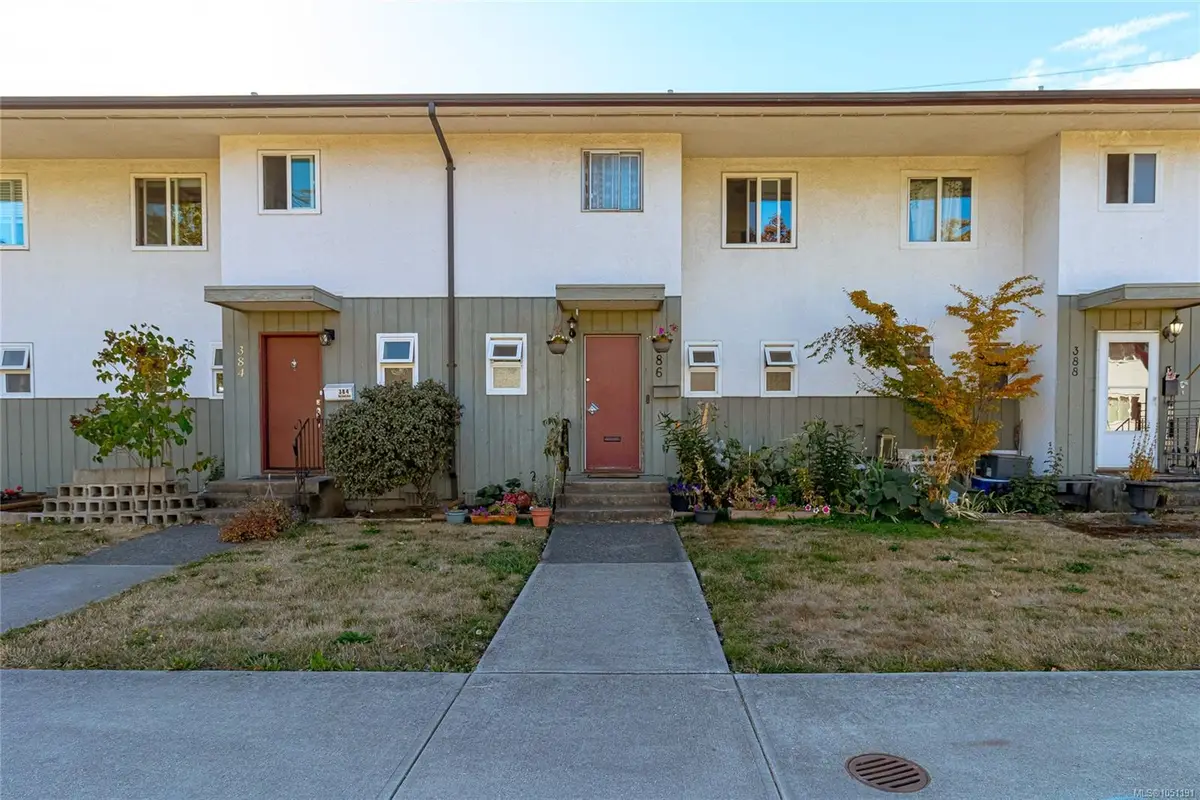 386 Burnside Rd W, Saanich BC V8Z 1M1